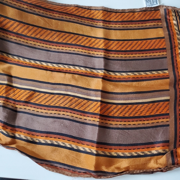 Oscar de la Renta Silk Scarf - Picture 3 of 6
